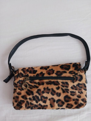 Small leopard print handbag like new, brown