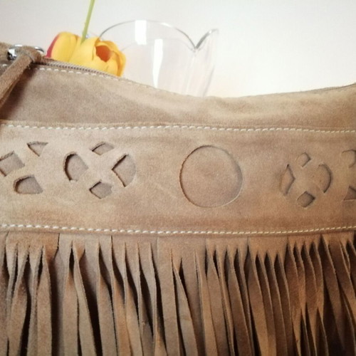 Atmosphere suede crossbody bag beige like new, made in Italy