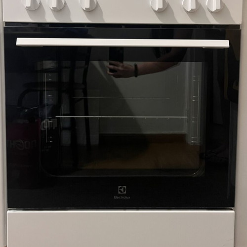 Electrolux LKS620000W electric stove with oven, white
