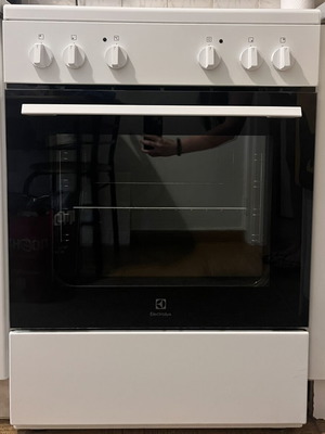 Electrolux LKS620000W electric stove with oven, white
