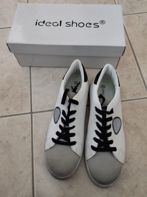 Γυναικεία αθλητικά παπούτσια Ideal Shoes No 39 σαν καινούργια, λευκά και γκρι