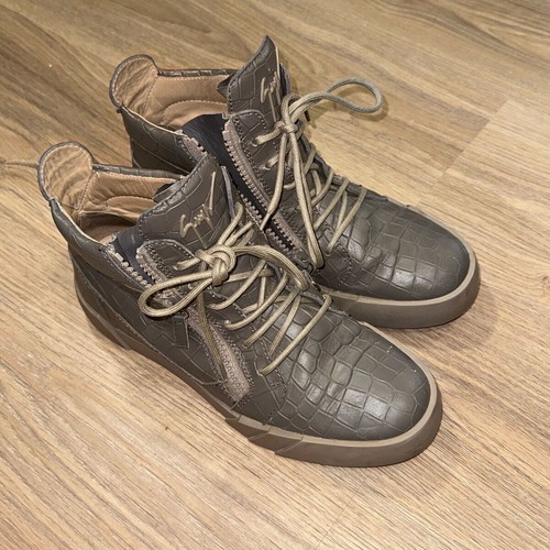 Giuseppe Zanotti croc print sneakers like new, size 44.5