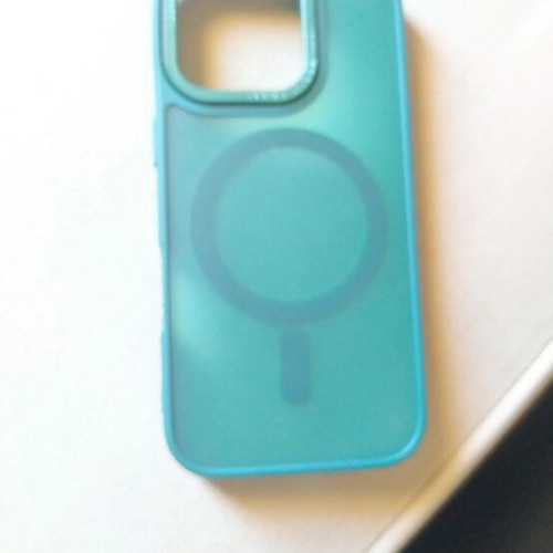 iPhone 15 Pro green case like new