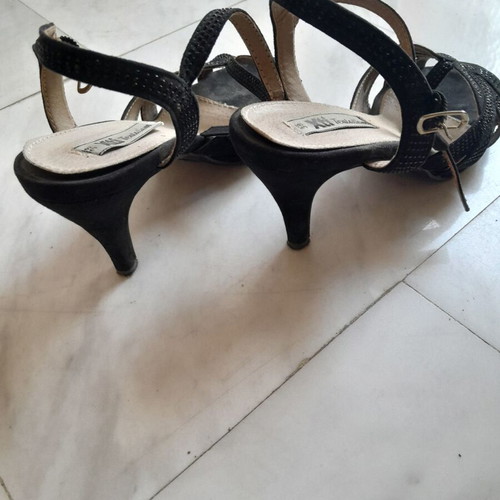 Xti Tentations Sandals No 38 used, black