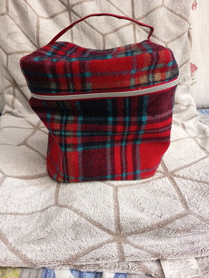 Elle bag tartan pattern, like new, red and turquoise