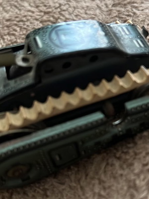 GAMA wind-up tank used with its key