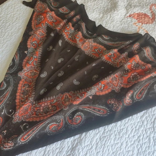 Large triangular scarf used, brown and red