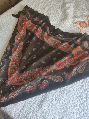 Large triangular scarf used, brown and red