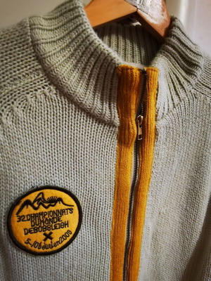 Knitted wool cardigan like new, size XL, beige