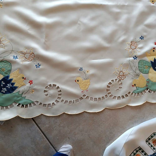 Table linens like new, set of 2 pieces