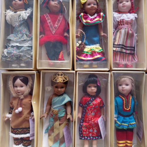 Porcelain dolls of the world new, complete collection of 50 pieces