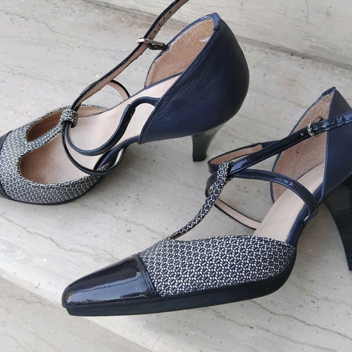 Hispanitas T-strap shoes like new, blue, size 39