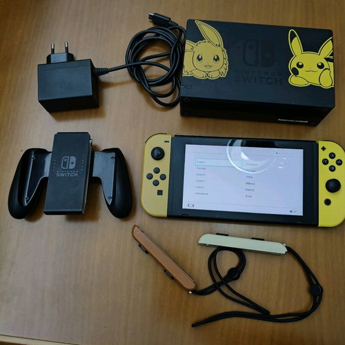 Nintendo Switch Pokemon: Let's Go Eevee Edition used