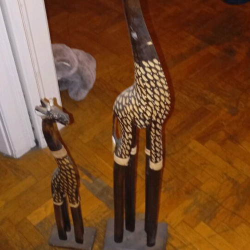 Wooden giraffes mom and baby like new decorative