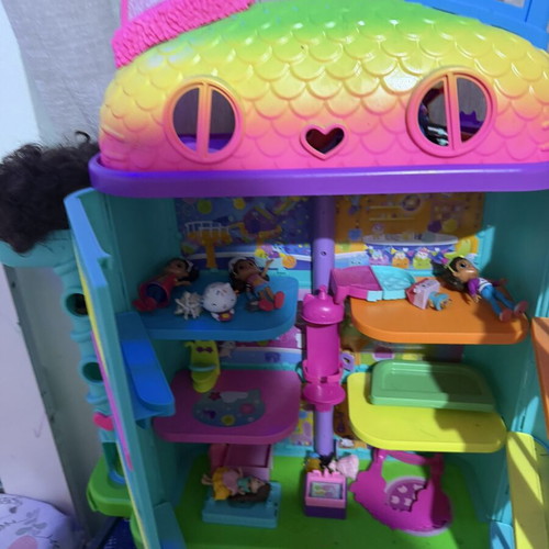 Gabby dollhouse with extra figures and large doll, like new