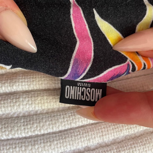 Moschino Swim Toy Teddy T-shirt small used, tropical
