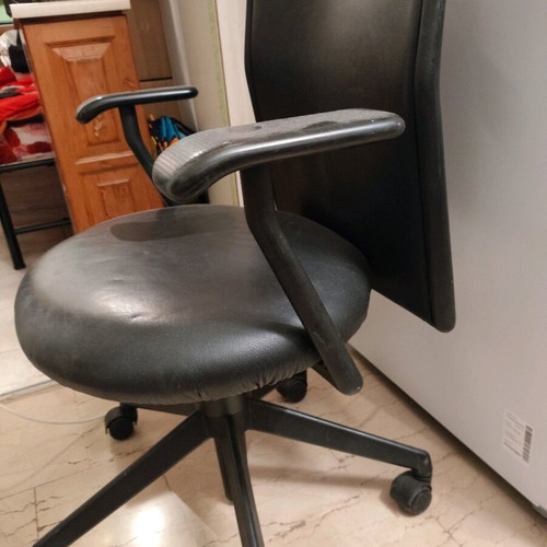 Leather office chair like new