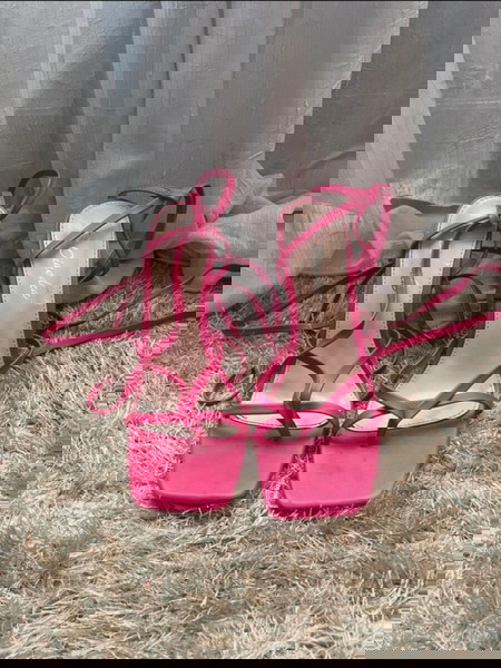 Ροζ πέδιλα lace up με τακούνι
