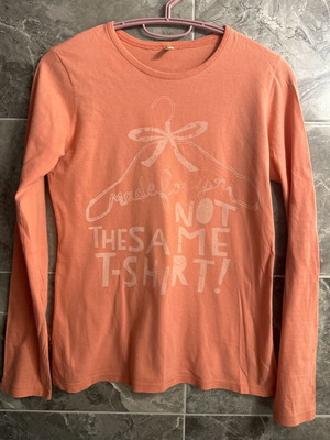 Benetton long sleeve shirt like new, children's white and pink
