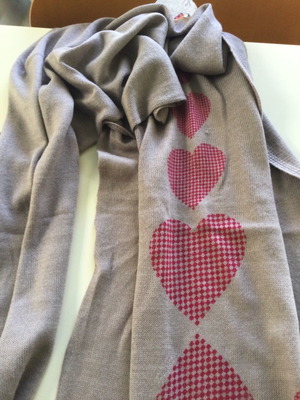 Scarf used, dimensions 185x45cm