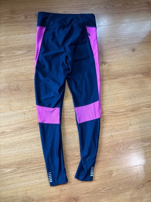Under Armour women's set size M HeatGear compression fabric like new