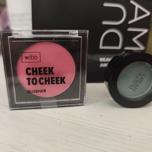 Dust and Cream makeup set new with eyelashes, mint eyeshadow, and blush