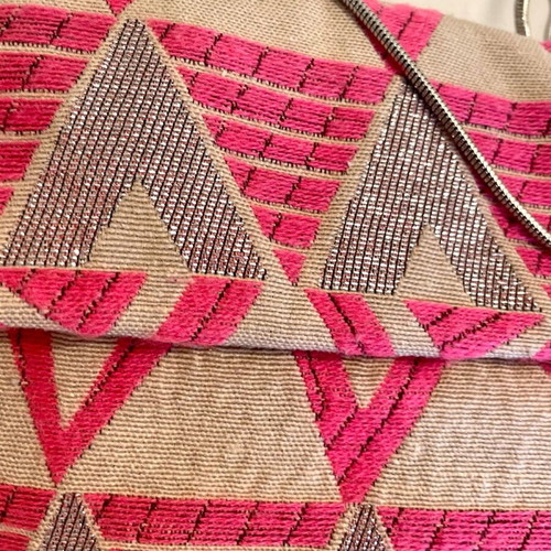 Woven clutch bag with chain handle, summer style handheld