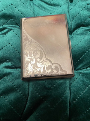 Ταμπακιέρα παλιά μεταλλική μεταχειρισμένη σε πολύ καλή κατάσταση