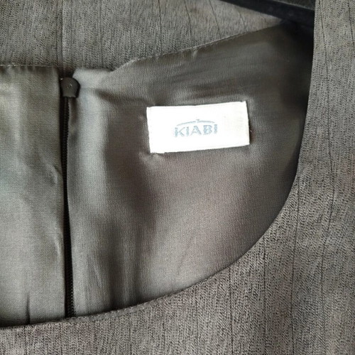 Kiabi grey sleeveless dress, fitted silhouette