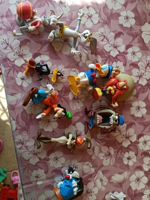 Φιγούρες Looney Tunes και Στρουμφάκια μεταχειρισμένες, σετ 16 τεμαχίων