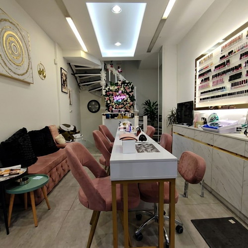 Professional manicure and pedicure equipment like new