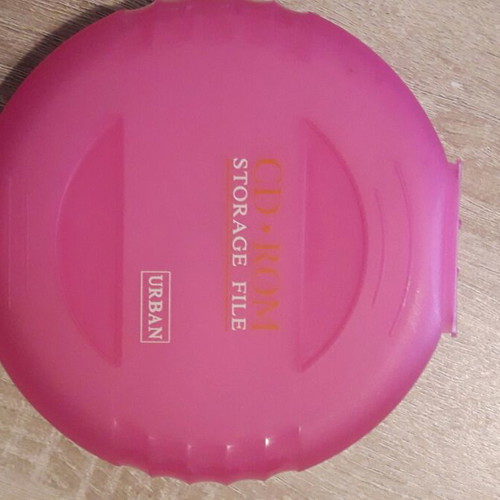 CD case like new, holds 16 CDs