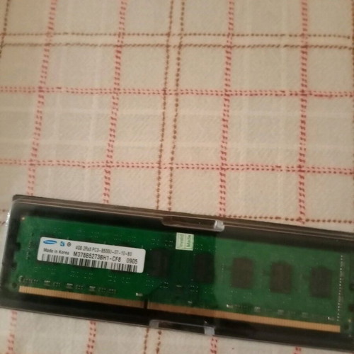 Samsung 4GB 2Rx8 PC3-8500U memory card new