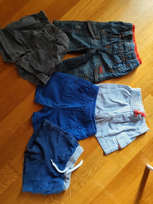 Shorts and jeans for 12 months like new, set of 5
