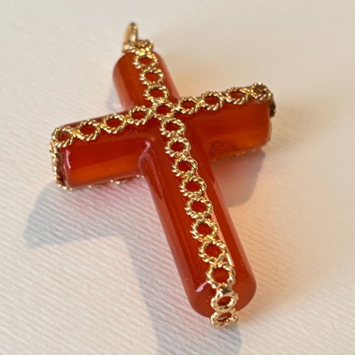 Carnelian cross set in 18k gold like new