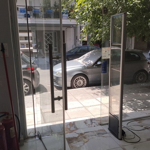 Antitheft System with Tags and Detacher Machine like new