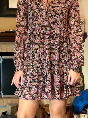 Floral dress used, lightweight with long elastic sleeves, size S