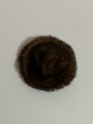 Pin with brown fur like new