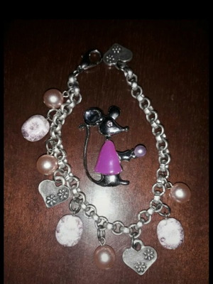 Accessory set with silver bracelet and brooch like new