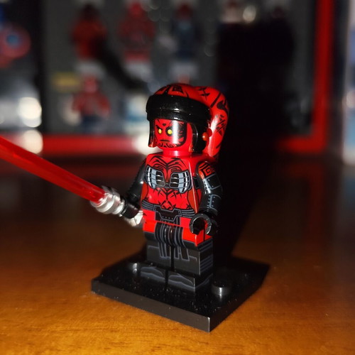 Darth Talon figure like new with base and red lightsaber