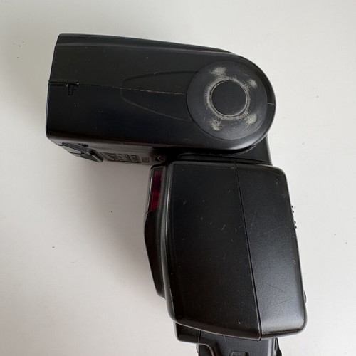 Nikon SpeedLight SB-700 flash unit