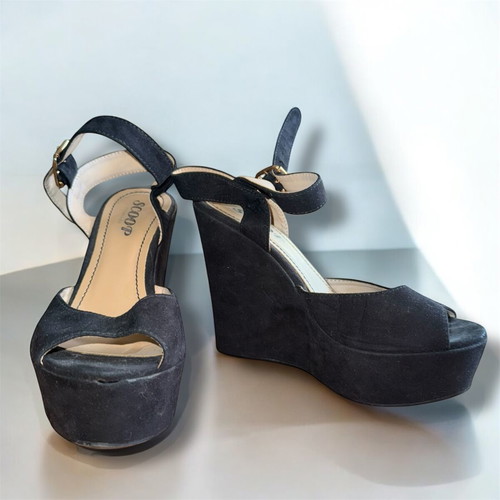 Scoop Black Platform Wedge Heels Like New Size 37