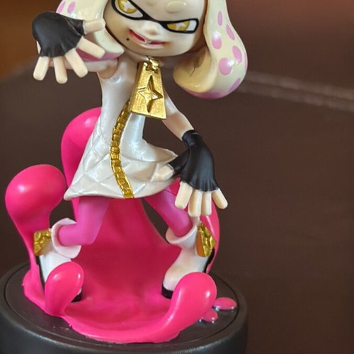 Pearl Amiibo figure