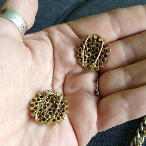 Jewelry set with stones in gold tone like new