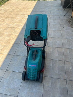 Μηχανή γκαζόν Bosch μεταχειρισμένη για επισκευή ή ανταλλακτικά
