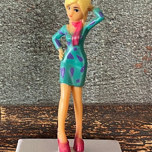 Collectible Anime Style Mini Figure 6.5cm new, Elegant with Dress