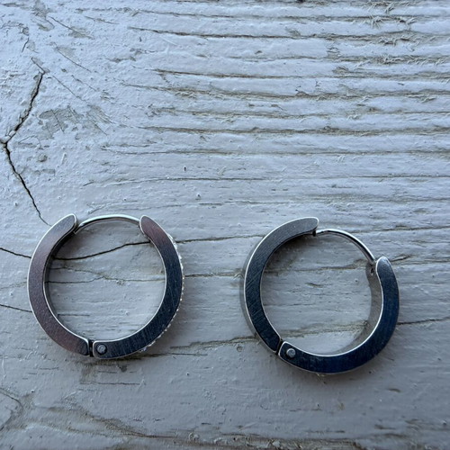 Steel earrings like new, silver color
