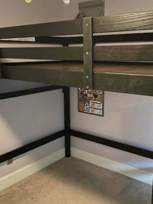 Bed frame used with scratches, sturdy and wall-mounted