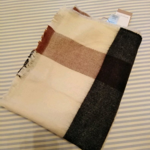 Rino & Pelle pashmina new, large in earthy colors
