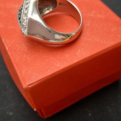 Silver 925 ring platinum plated with black stones new
